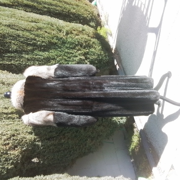 Custom Abrahamsons Mink And Fox Coat Not Off the Rack - Picture 10 of 15